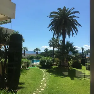 studio-127-vue-mer-et-piscine-port-santa-lucia.fr-provencehotel.com/