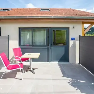 Appartement Domaine Des Ecuries - Meublés à, Talloires